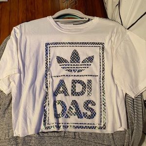 Cropped Adidas shirt